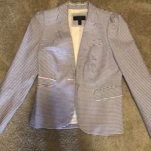 J Crew seersucker blazer. Navy & white stripped